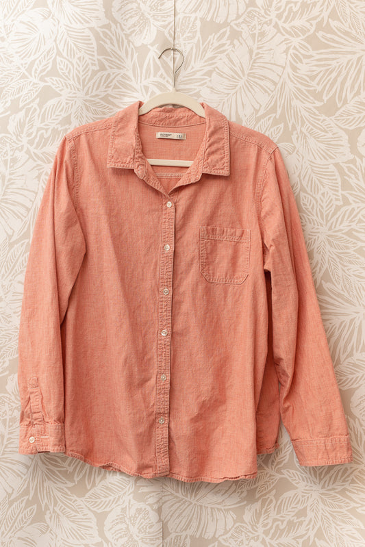 Size XL (tall) | Heathered Pink Button Down 🍁