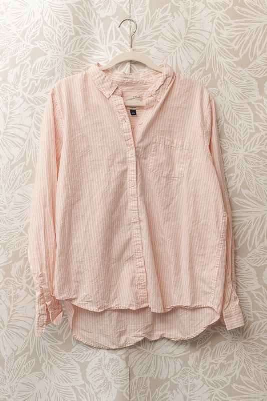 Size XL | 100% Cotton Salmon + Cream Button Down 🌷