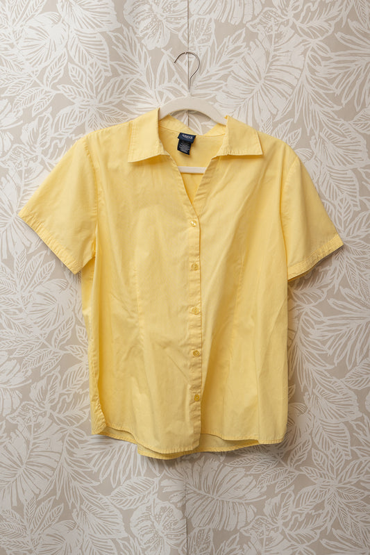 Size L | Light Canary Yellow Short Sleeve Button Down 🌷